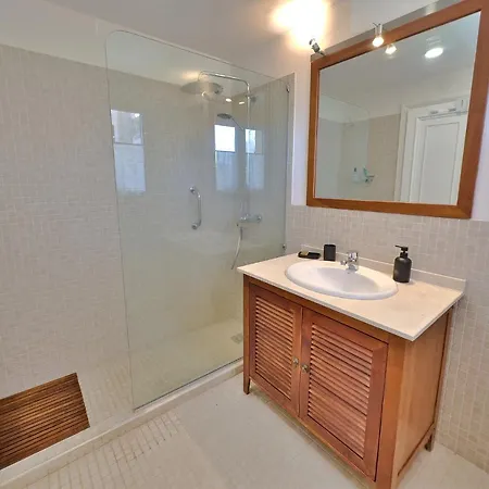 Estela. Spacious Two Bedroom In Center With Parking. Apartment Marbella