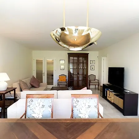 Apartment Estela. Spacious Two Bedroom In Center With Parking. *