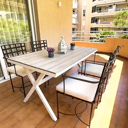 Apartment Estela. Spacious Two Bedroom In Center With Parking. Marbella