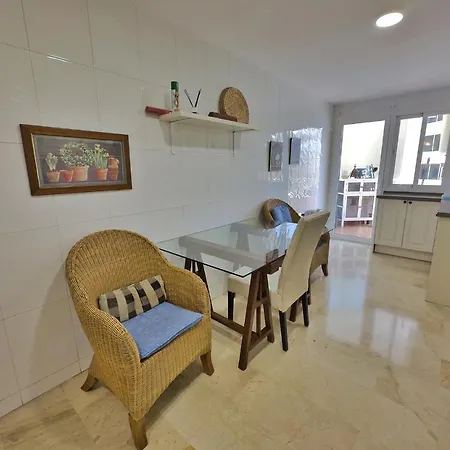 Estela. Spacious Two Bedroom In Center With Parking. Apartment Marbella