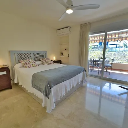 Estela. Spacious Two Bedroom In Center With Parking. Apartment Marbella