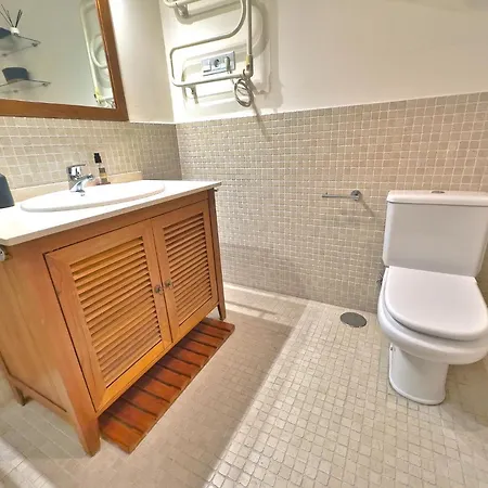 Estela. Spacious Two Bedroom In Center With Parking. *