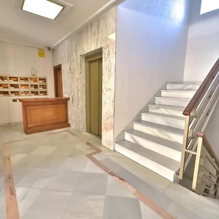 Apartment Estela. Spacious Two Bedroom In Center With Parking. Marbella