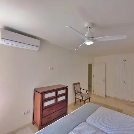 Apartment Estela. Spacious Two Bedroom In Center With Parking. *